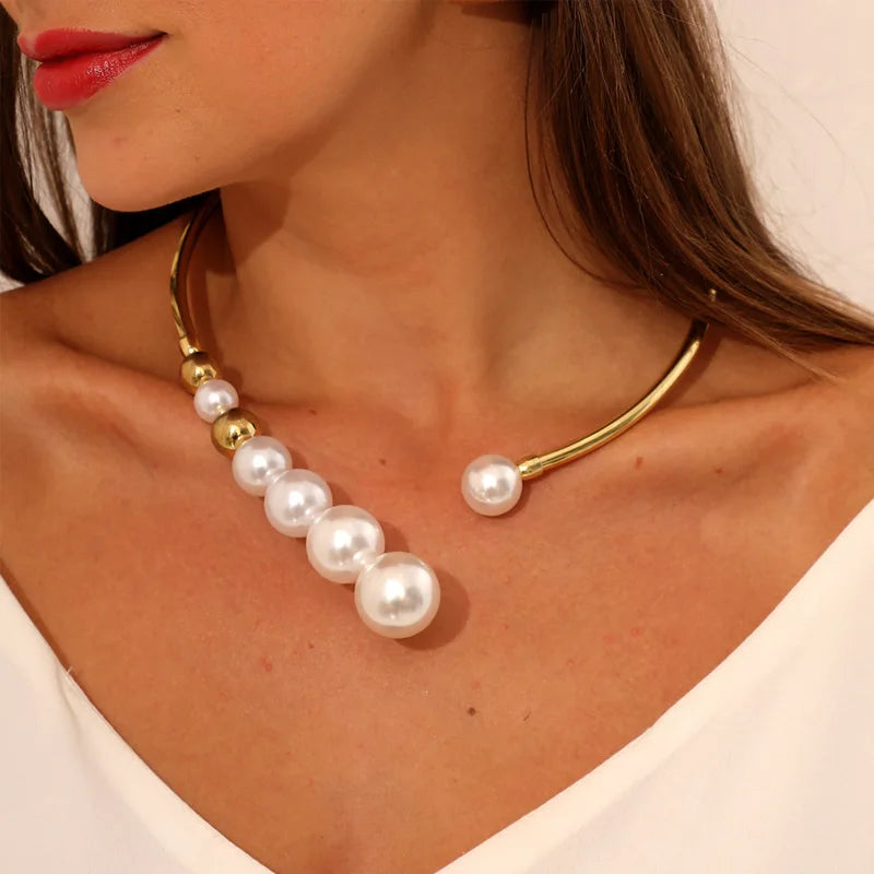 Korean Elegant Pearl Necklace with Gold Accents for Women